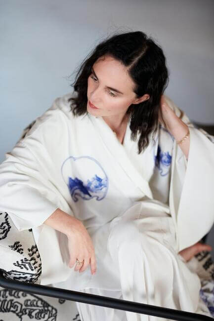 fot, Joanna Hawrot w kimonie z kolekcji _I put a spe ll on
